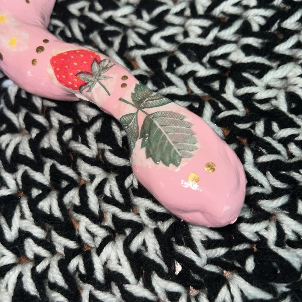 Pink Decorative handmade ceramic strawberry snake decor - Picture 2 of 5